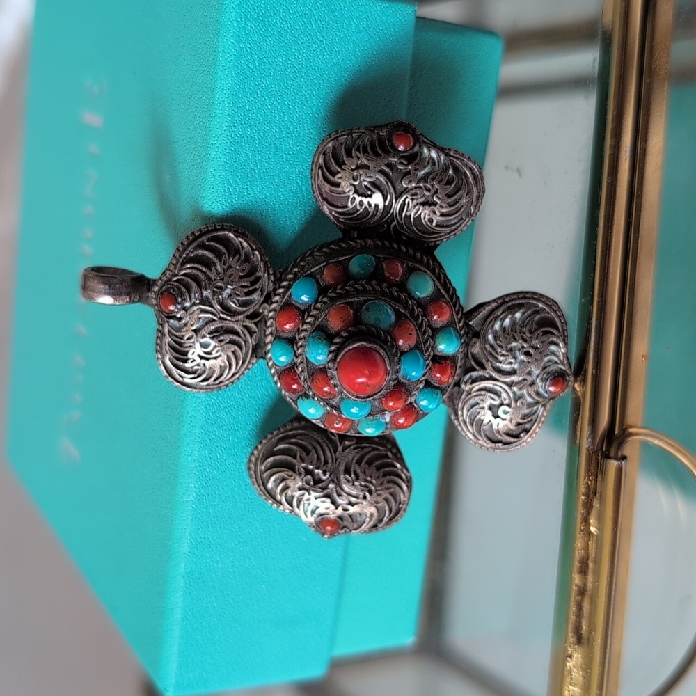 Antique 925 sterling silver pendant